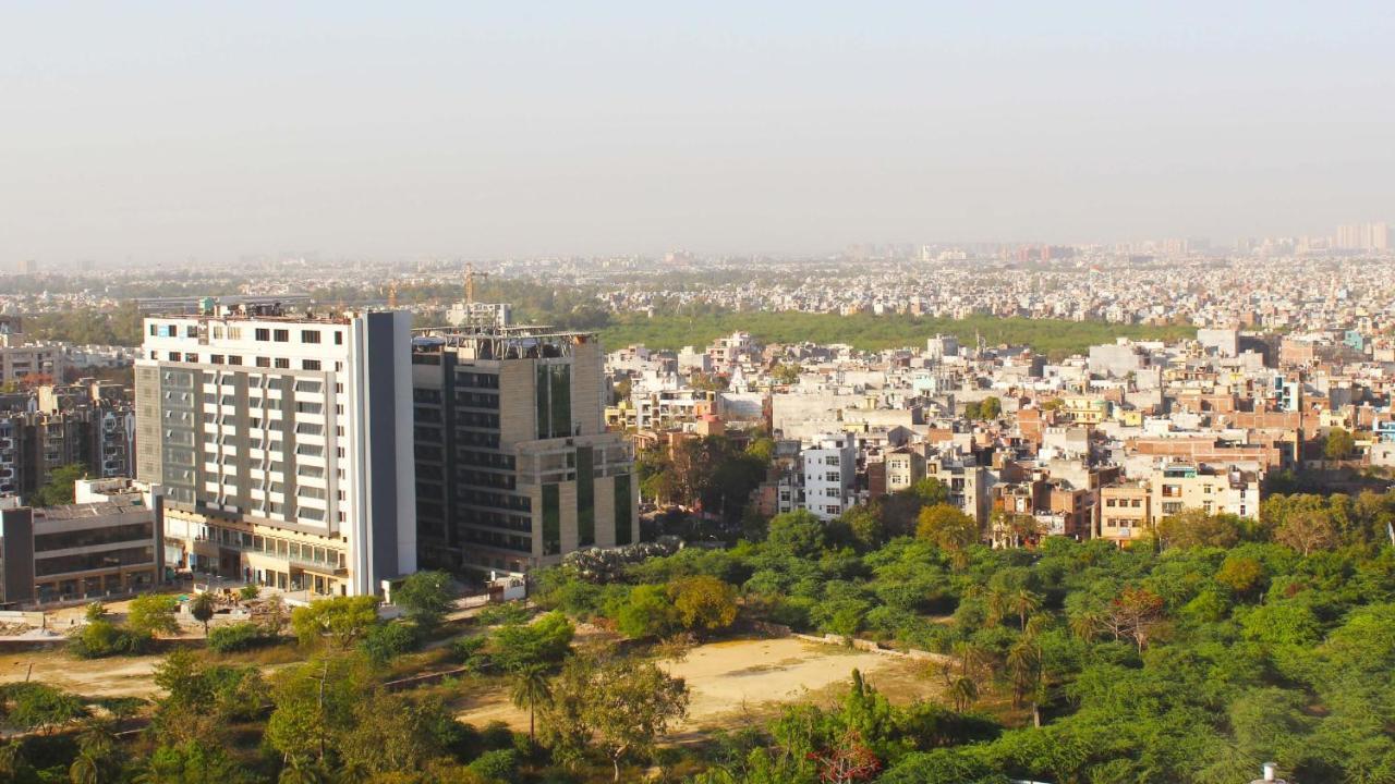 فندق هوليداي إن نيودلهي مايور فيهار نويدا المظهر الخارجي الصورة View of Noida