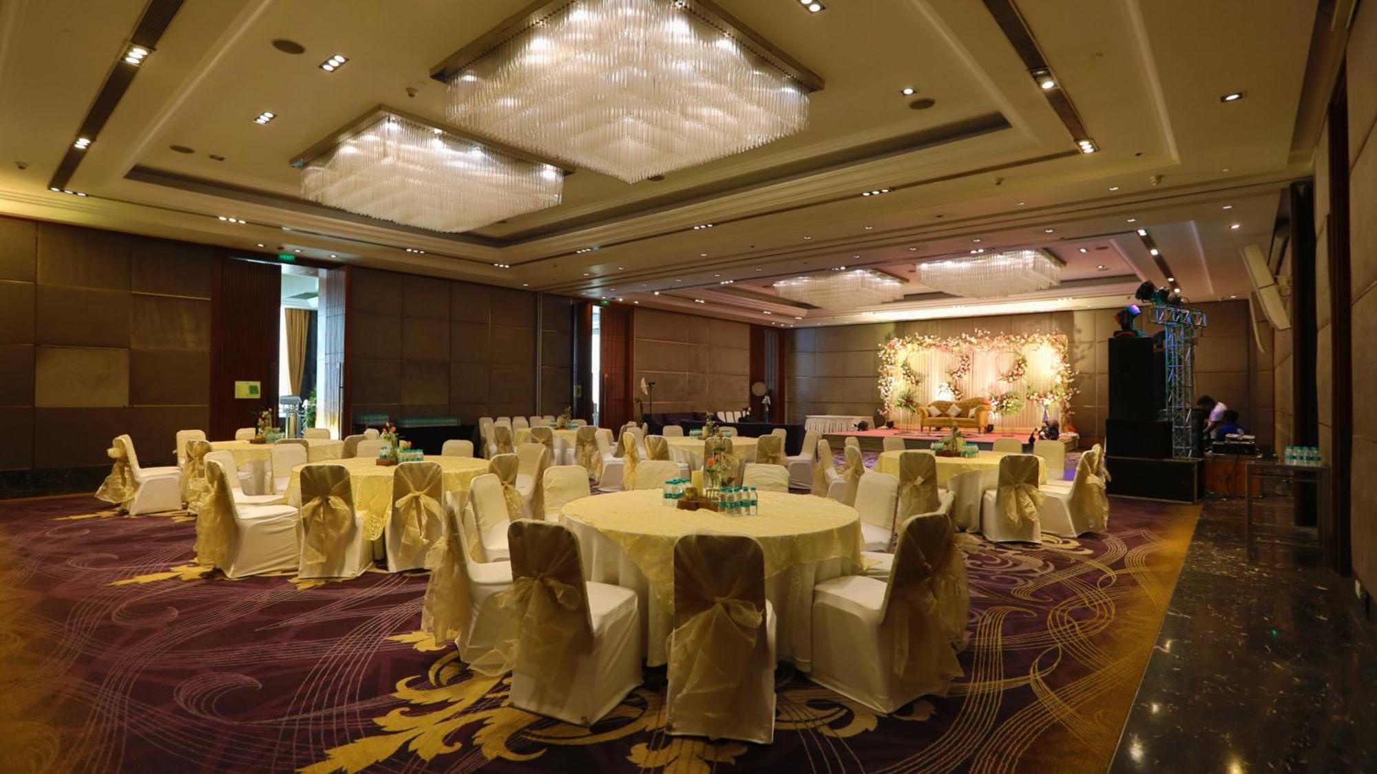 فندق هوليداي إن نيودلهي مايور فيهار نويدا المظهر الخارجي الصورة The ballroom